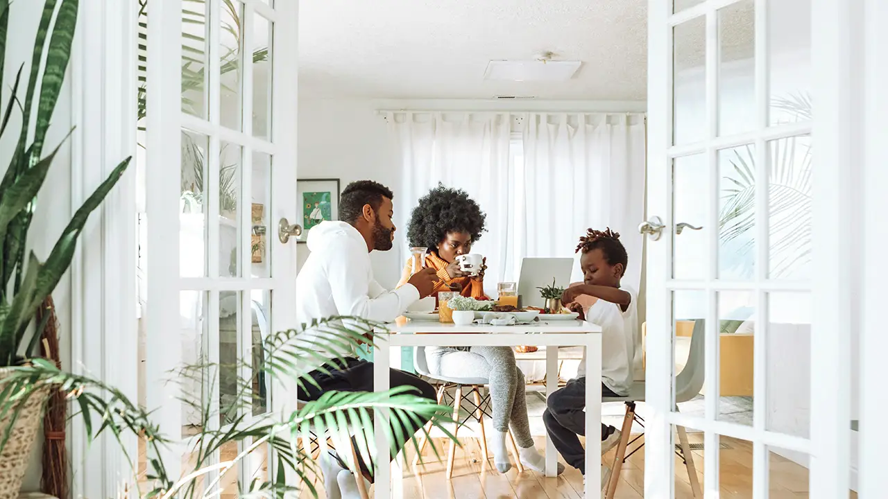 An image of a couple that have rented a property in Toronto.